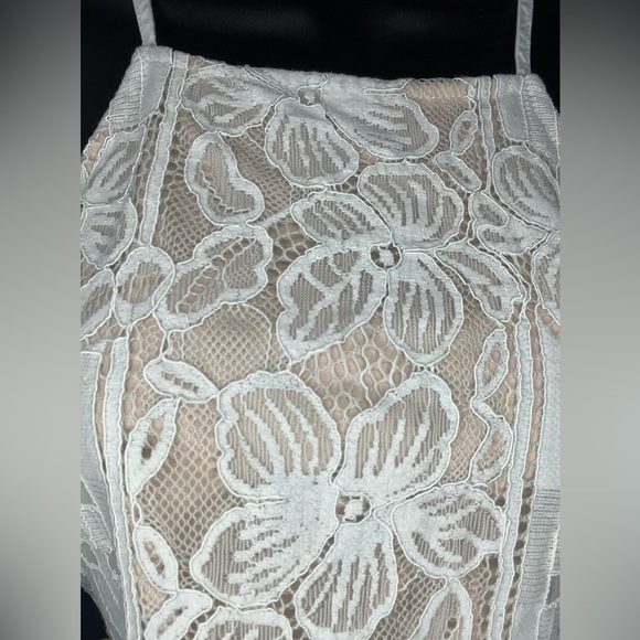 LULU’S Floral Embroidered crop top, color mint, size small - Picture 4 of 8